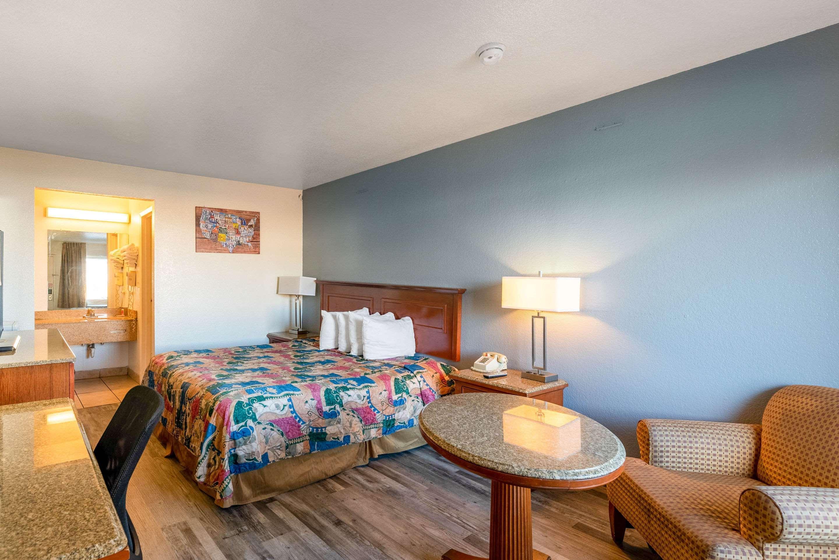 Econo Lodge Phoenix North I-17 Esterno foto