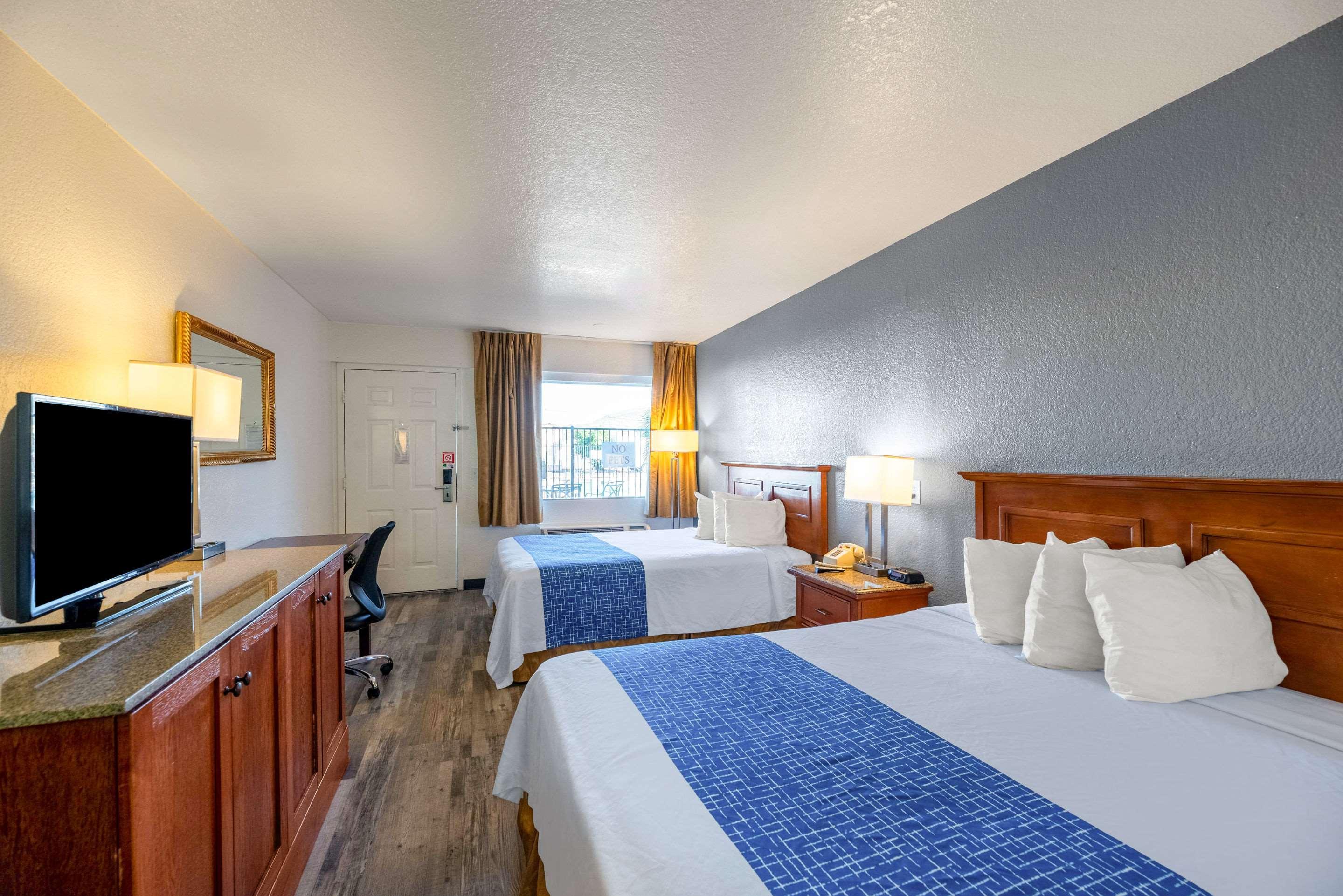 Econo Lodge Phoenix North I-17 Esterno foto
