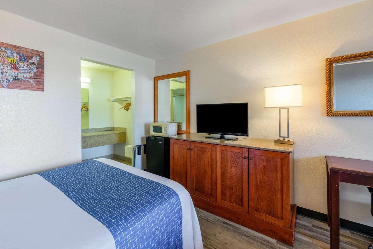 Econo Lodge Phoenix North I-17 Esterno foto
